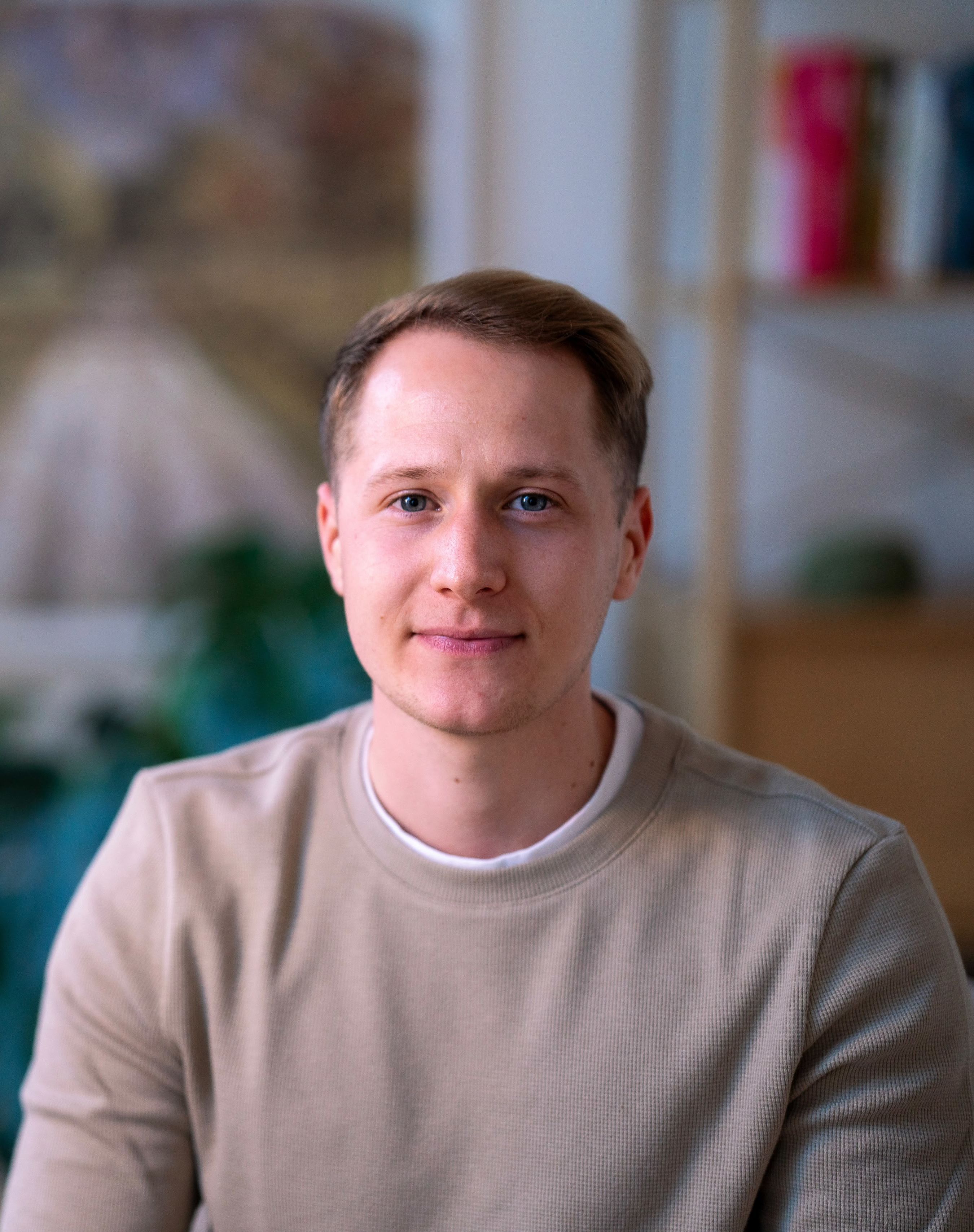Felix Steurer, Psychotherapeut in Ausbildung, in seiner Praxis in Korneuburg